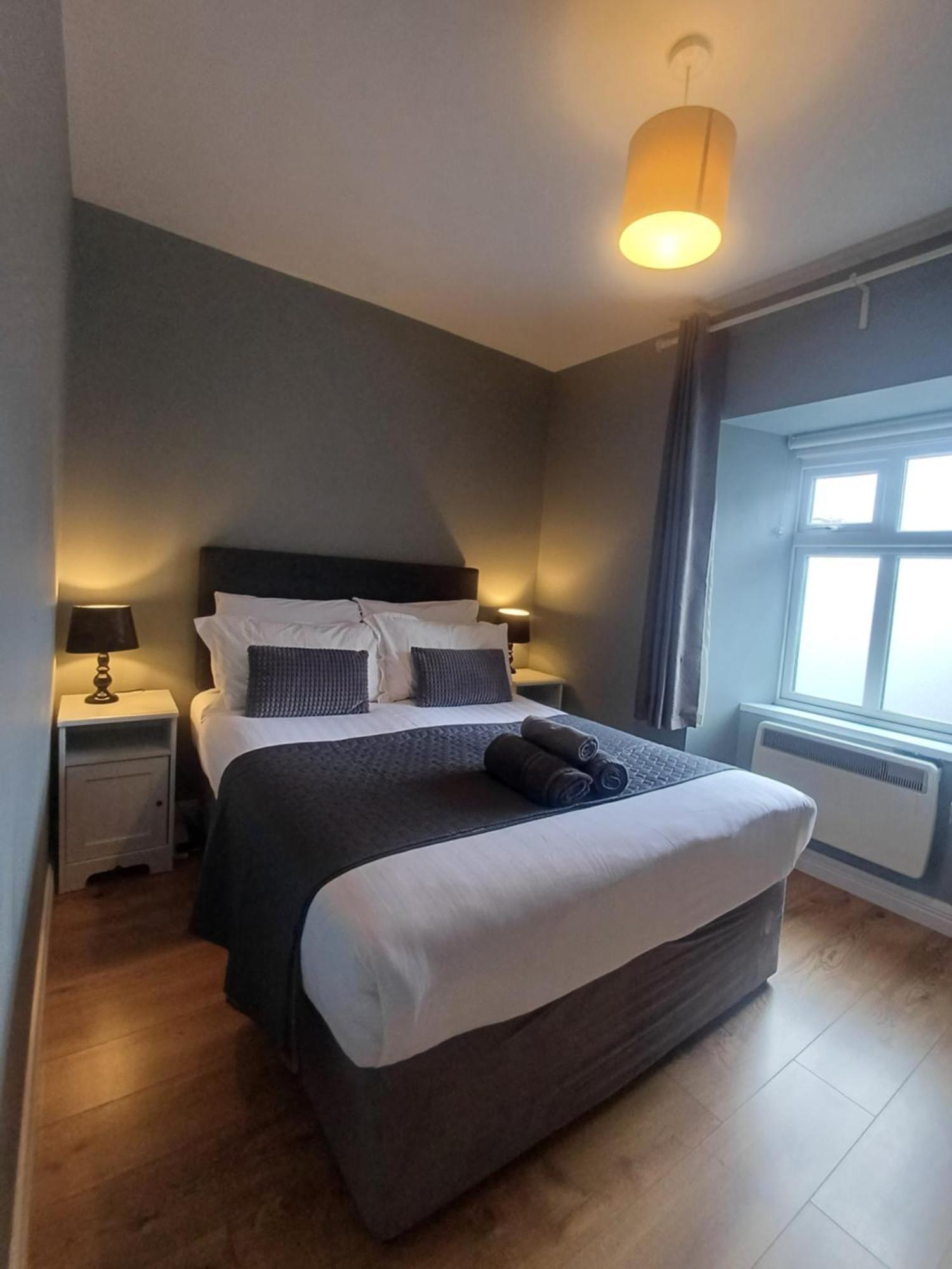 Clonbur House - Two Bedroom Village Apartment Голвей Екстер'єр фото
